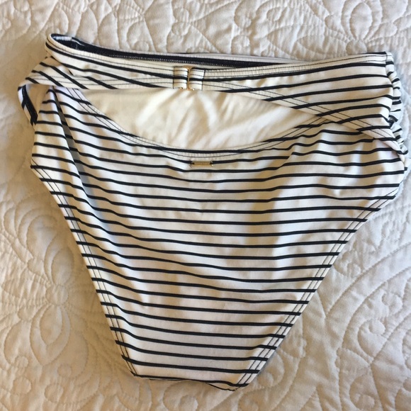 ISO Victoria’s Secret the Classic High-Waist Botto - Picture 2 of 2